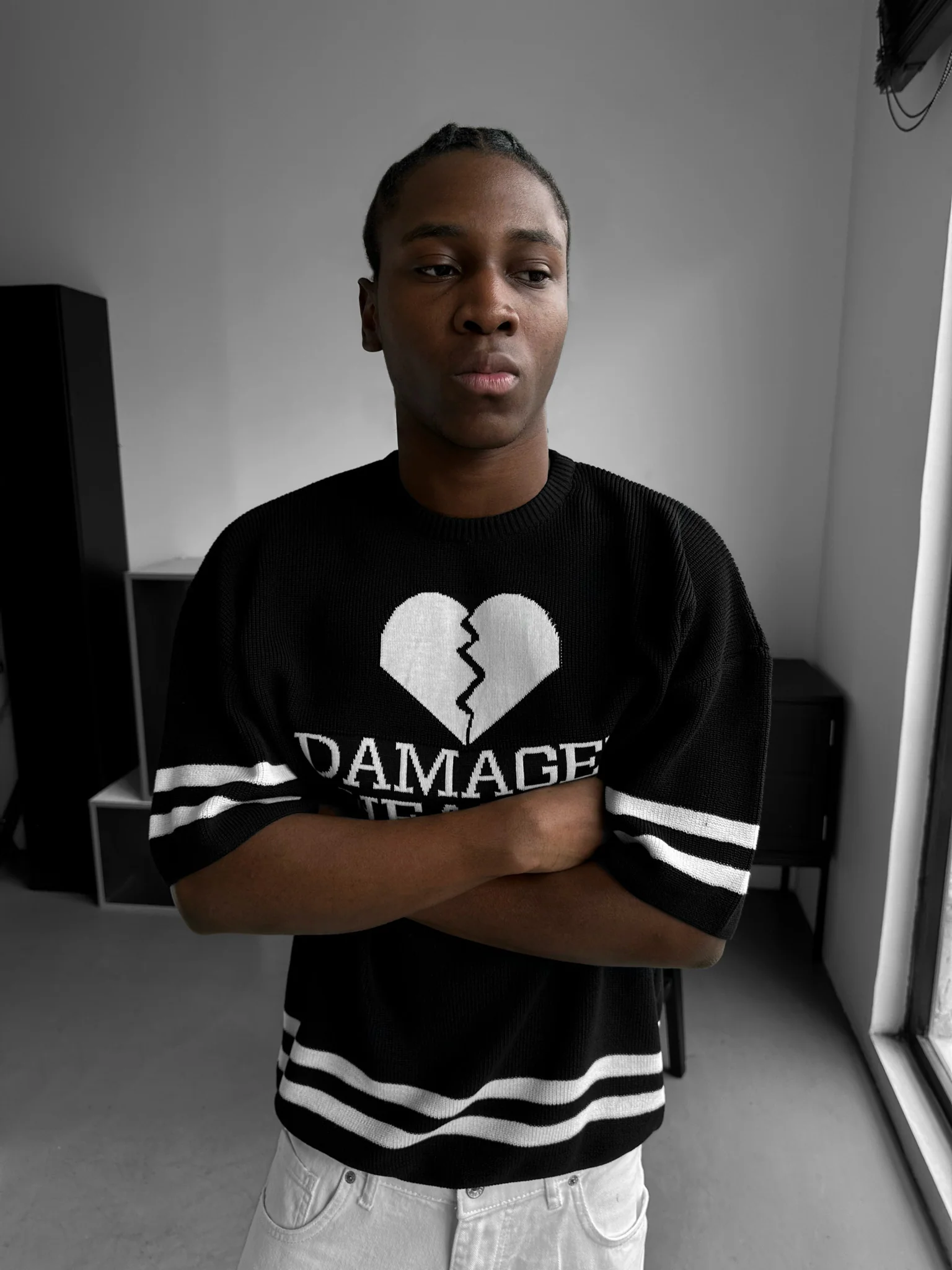 Regular Fit Damaged Hearts Knit T-shirt - Black - Image 3
