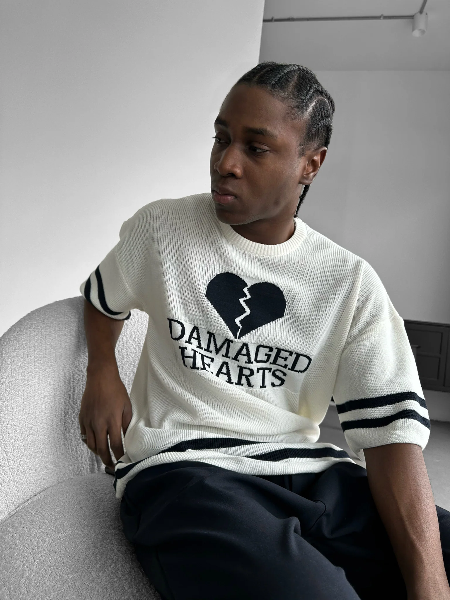 Regular Fit Damaged Hearts Knit T-shirt - Ecru - Image 2