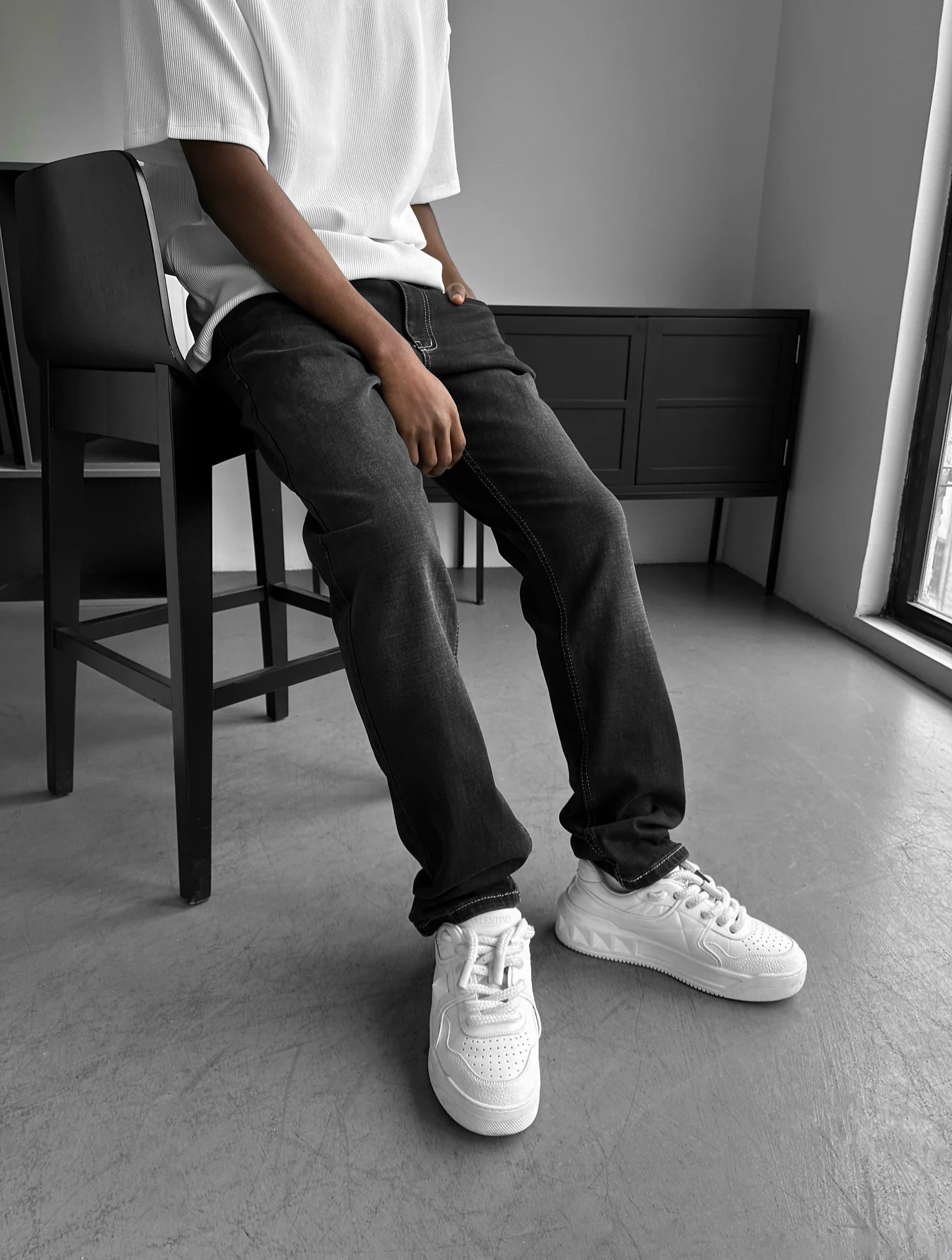 Regular Fit Washed Jeans - Black - Image 2